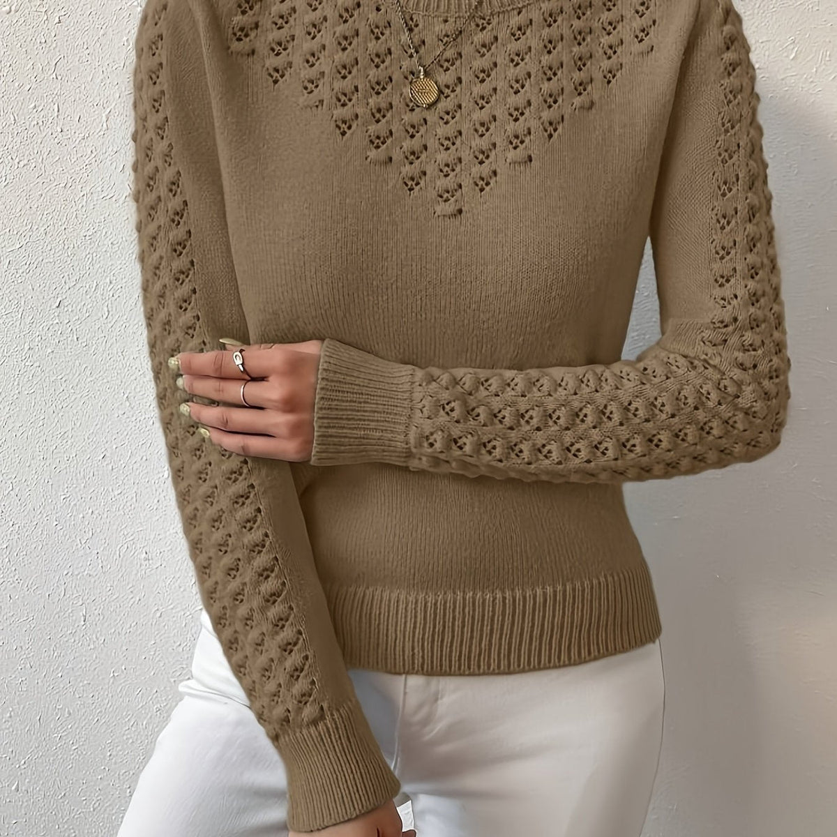 Pull ajouré à col rond et détails en dentelle — Amielle Paris