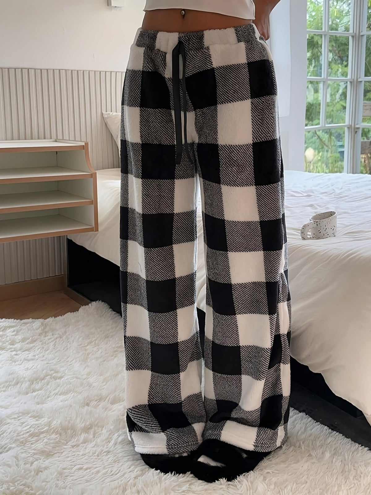 Pantalon large à carreaux en maille peluche — Amielle Paris