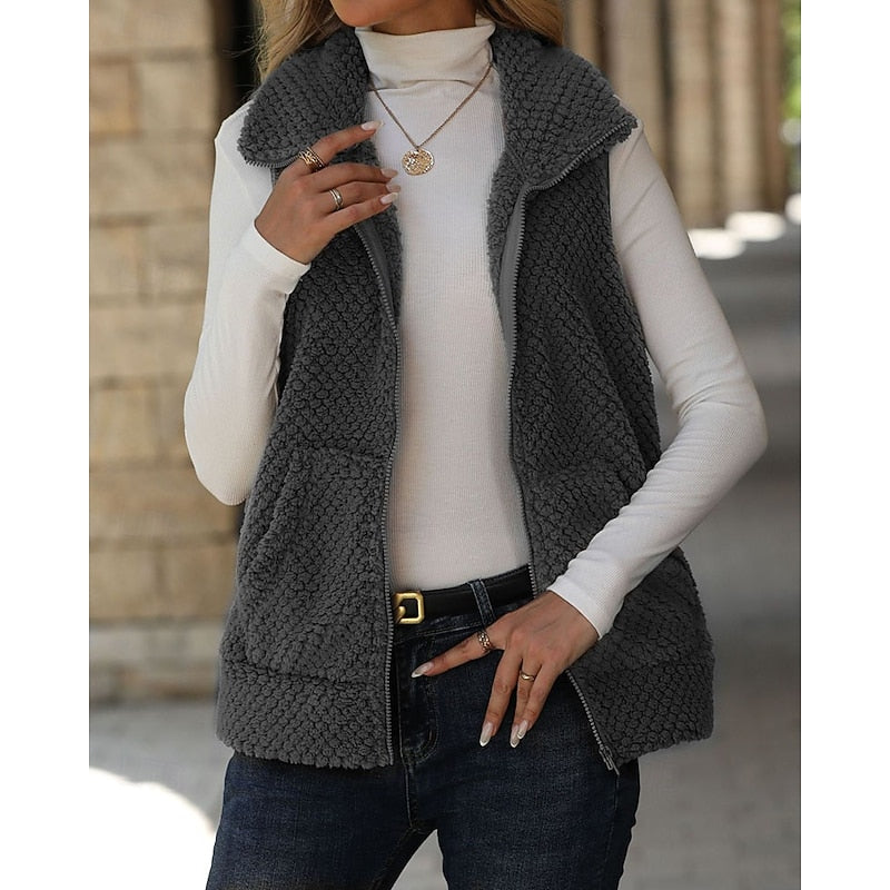 Gilet sans manches zippé à texture en relief — Amielle Paris