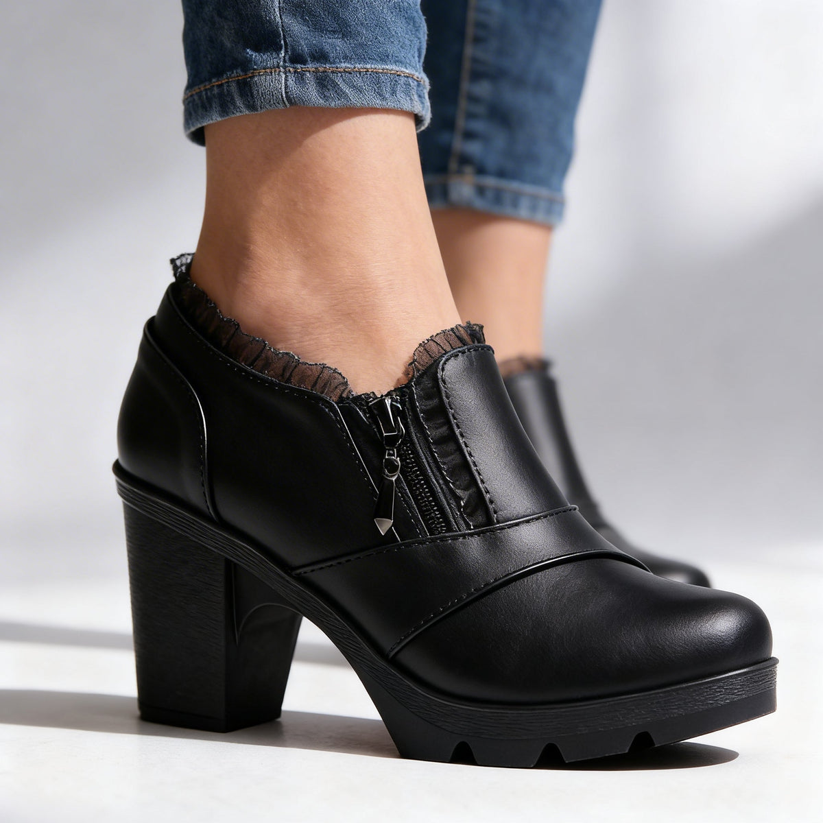 Violaine | Bottines plateforme à détail dentelle