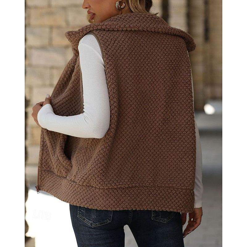Gilet sans manches zippé à texture en relief — Amielle Paris