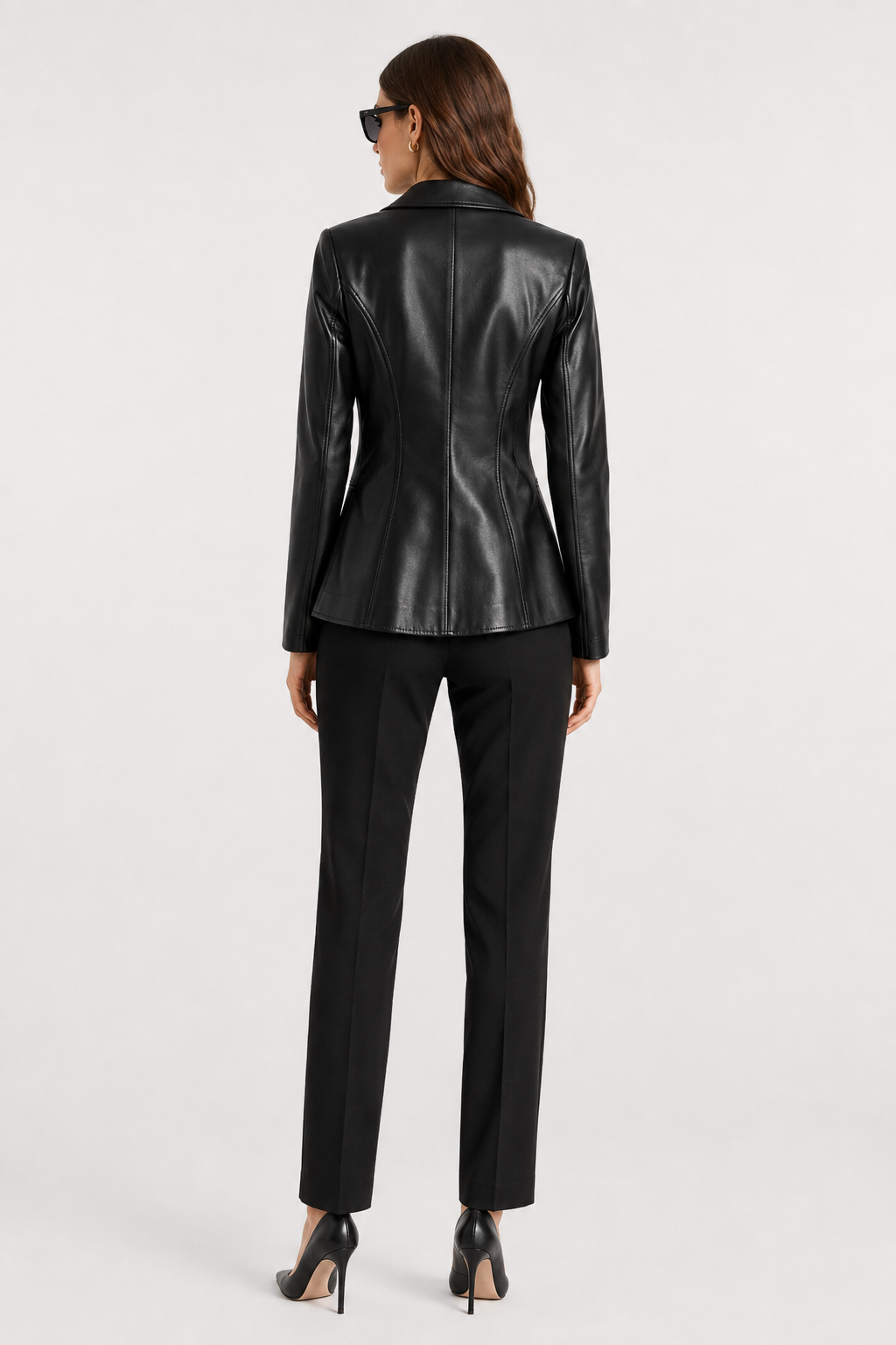 Blazer cintré à l'aspect cuir Heidi — Amielle Paris