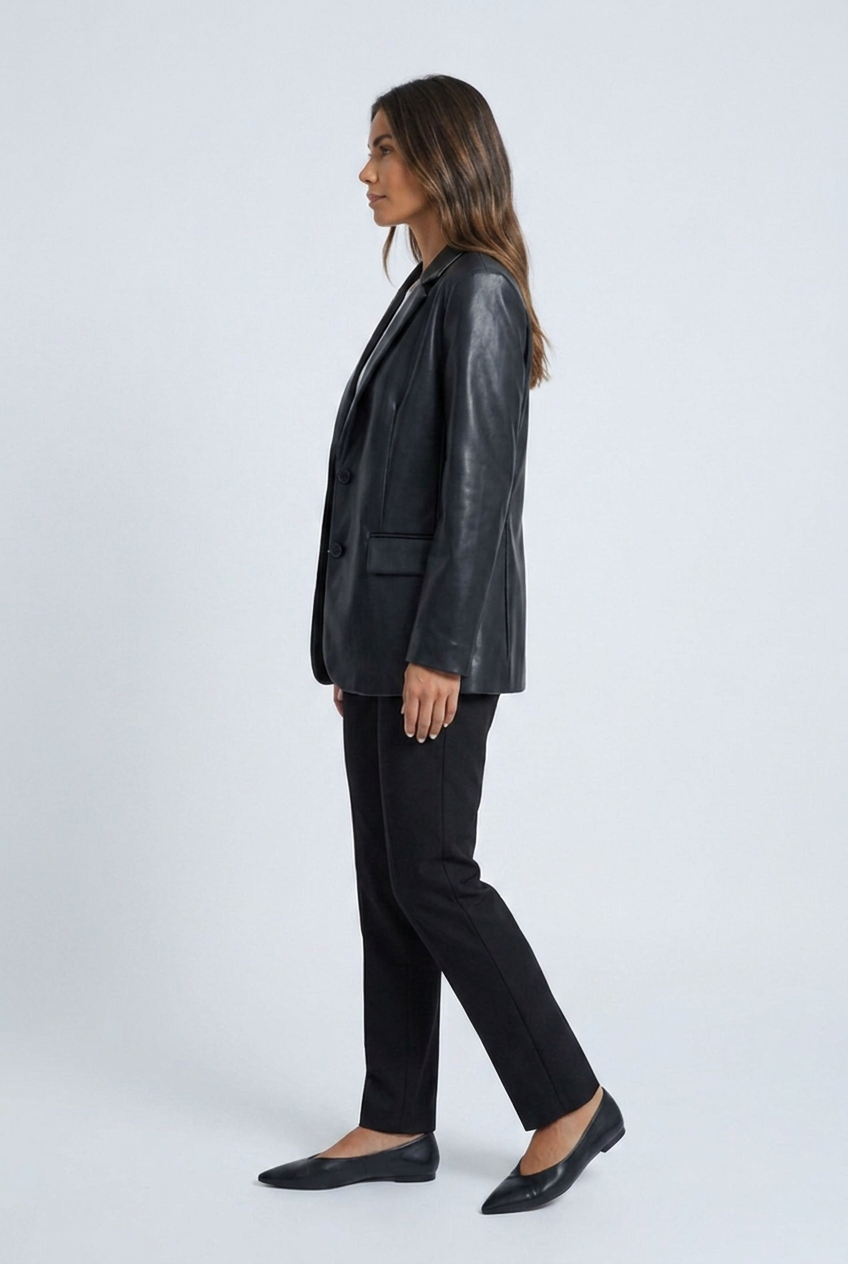 Blazer ajusté à l'aspect cuir Apolline — Amielle Paris