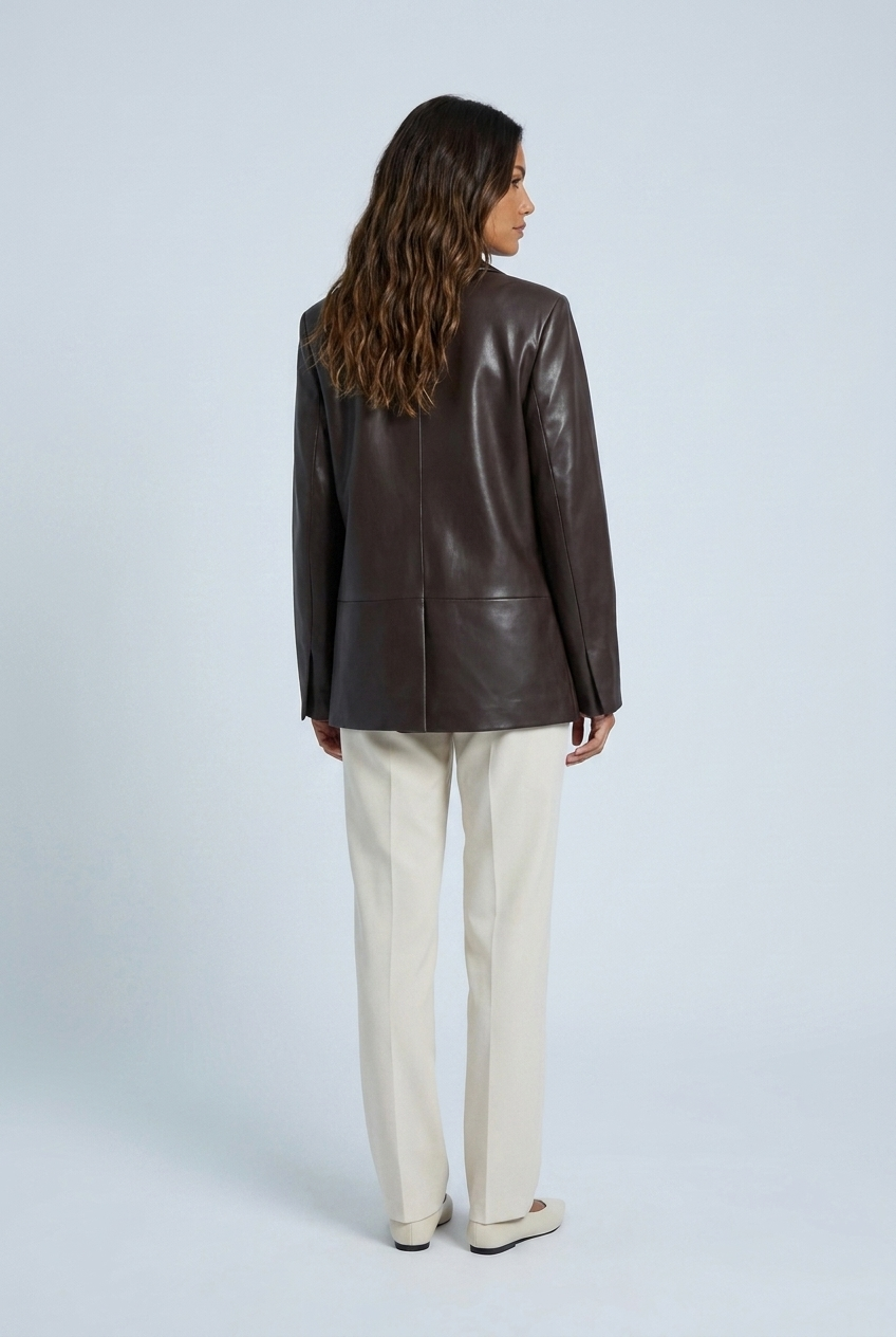 Blazer ajusté à l'aspect cuir Apolline — Amielle Paris