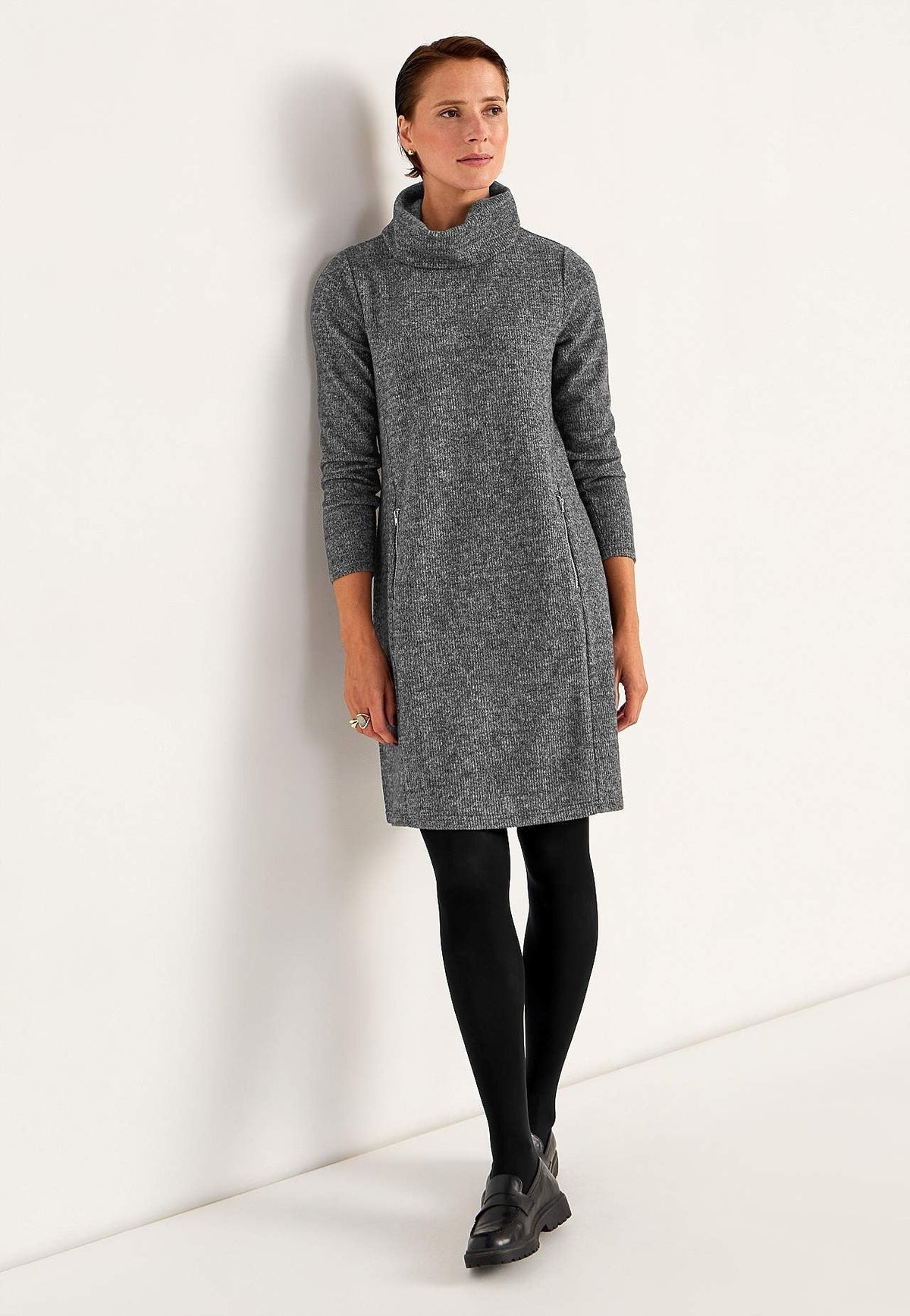 Marlena — Robe pull à col roulé et détails zippés — Amielle Paris