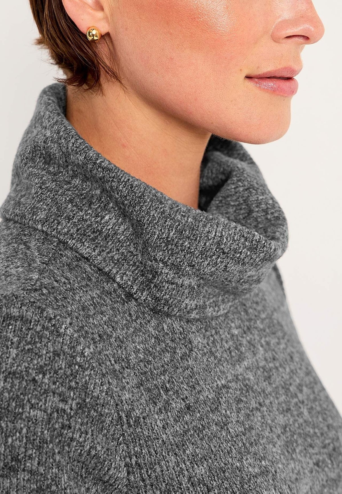 Marlena — Robe pull à col roulé et détails zippés — Amielle Paris