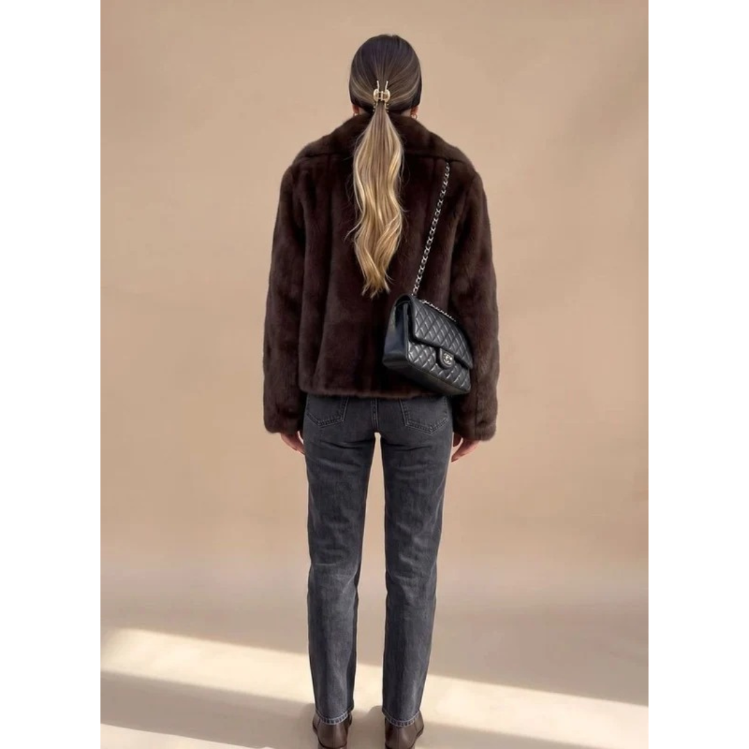 Ella — Veste en fausse fourrure à large col — Amielle Paris