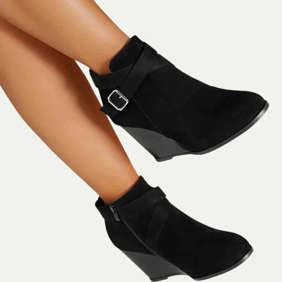 Bottines compensées à bride et zip — Amielle Paris