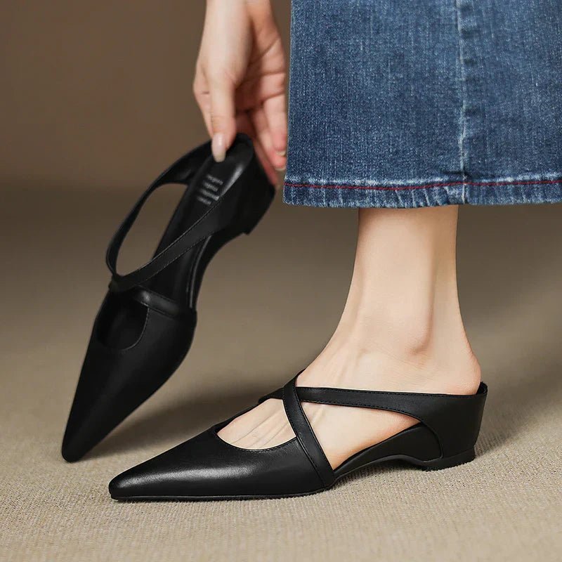 Mules à brides croisées et petit talon — Amielle Paris