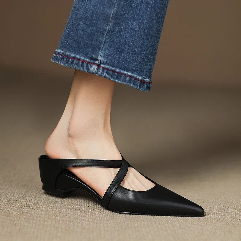 Mules à brides croisées et petit talon — Amielle Paris