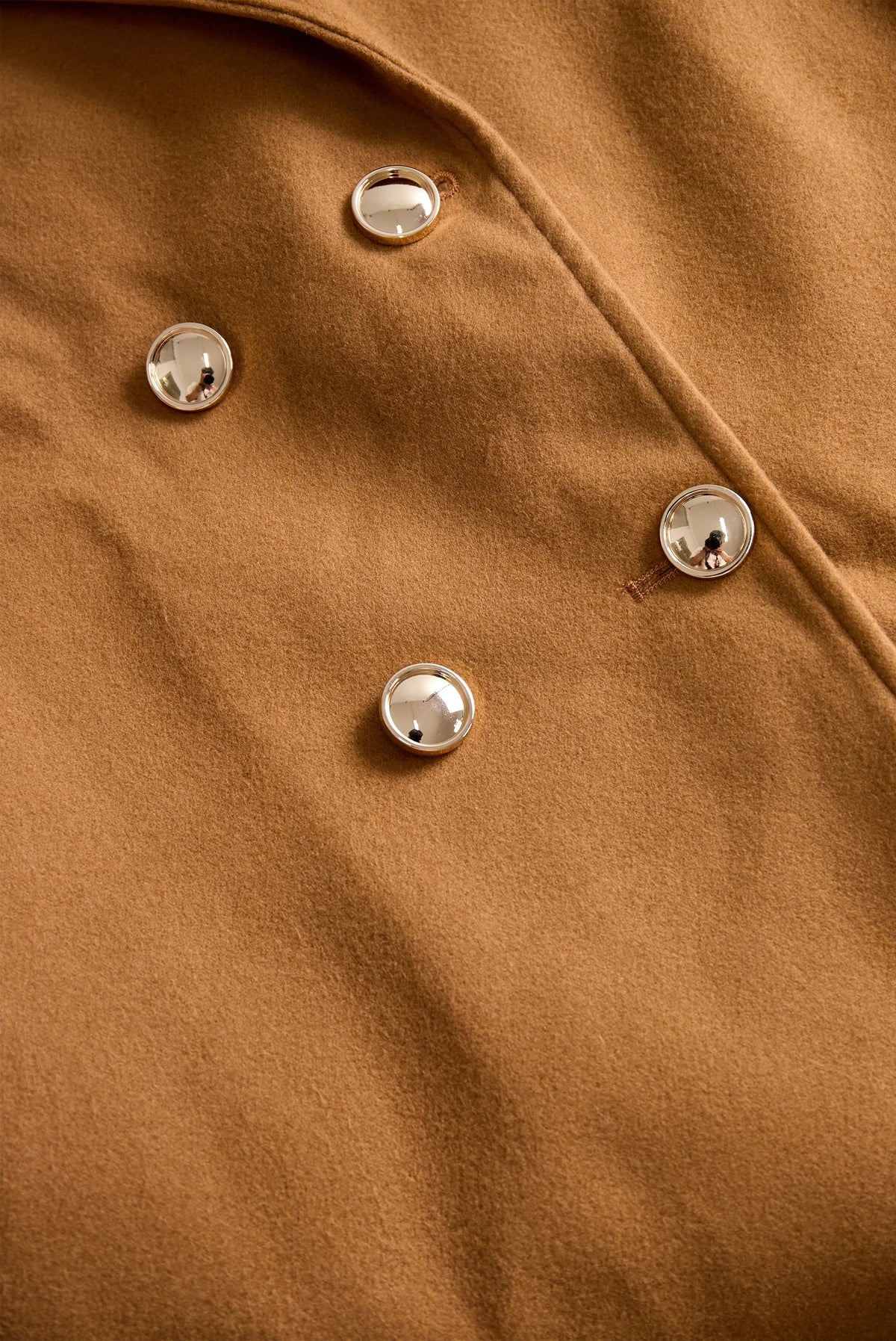 Manteau à revers crantés et ceinture à nouer — Amielle Paris