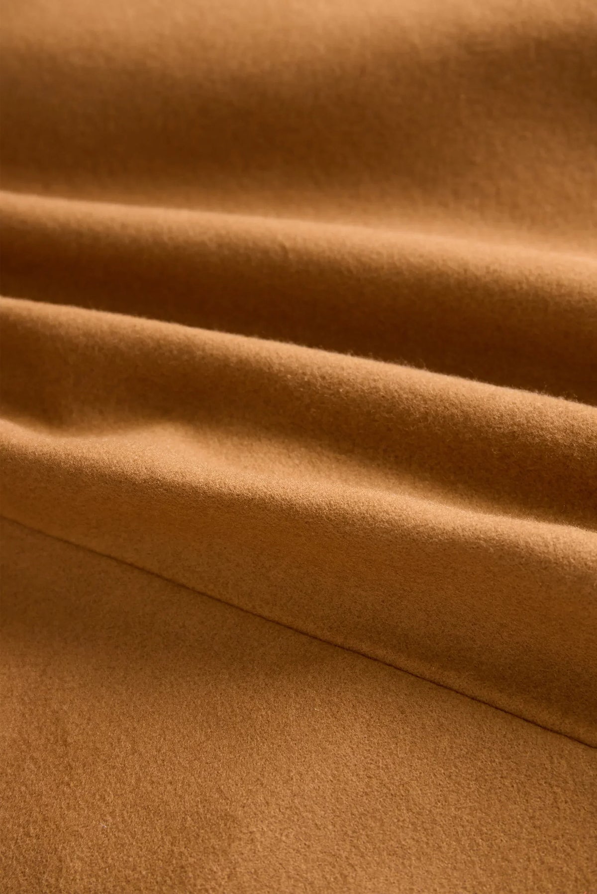 Manteau à revers crantés et ceinture à nouer — Amielle Paris