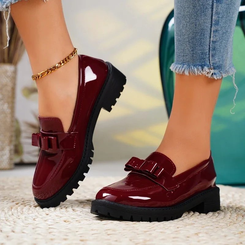 Charlotte — Mocassins vernis à boucles — Amielle Paris