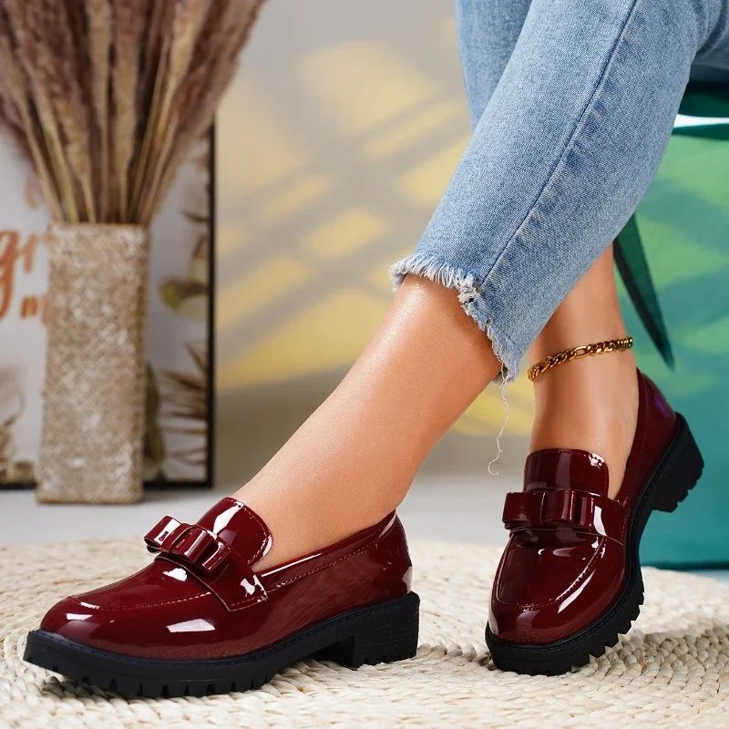 Charlotte — Mocassins vernis à boucles — Amielle Paris