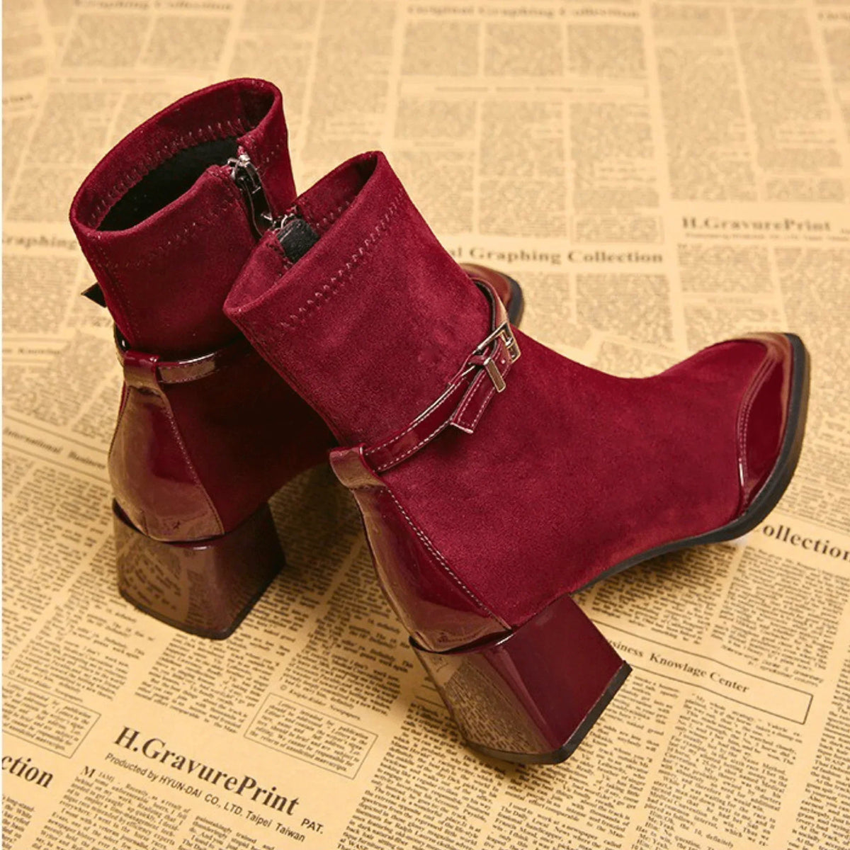 Bottines à bout verni et boucle — Amielle Paris