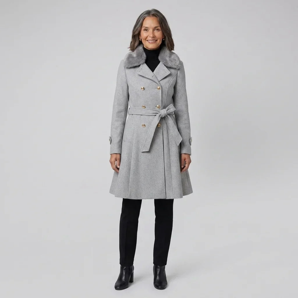 Manteau évasé à col en fausse fourrure — Amielle Paris