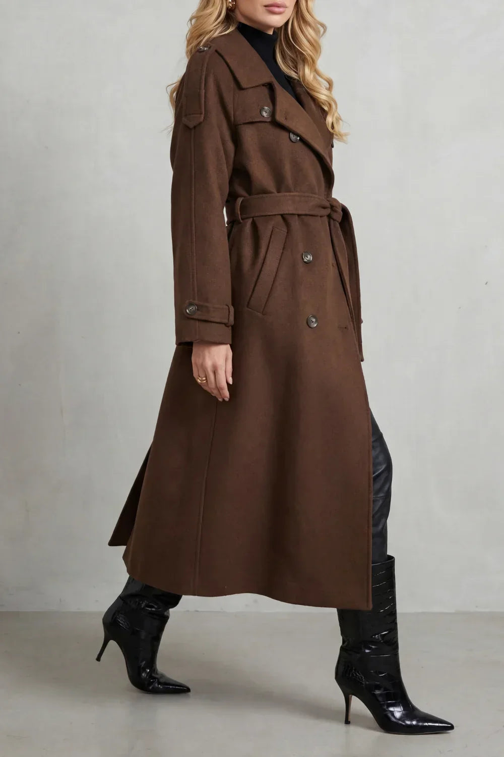 Trench ample croisé à épaules tombantes — Amielle Paris