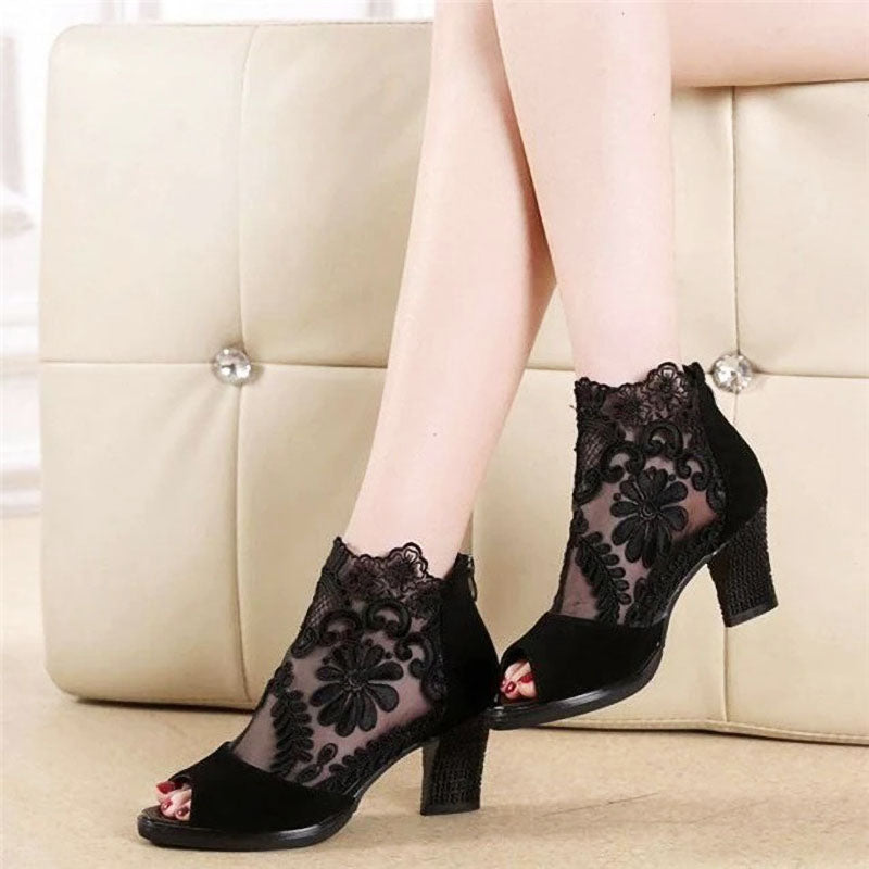 Bottines ouvertes en dentelle florale — Amielle Paris