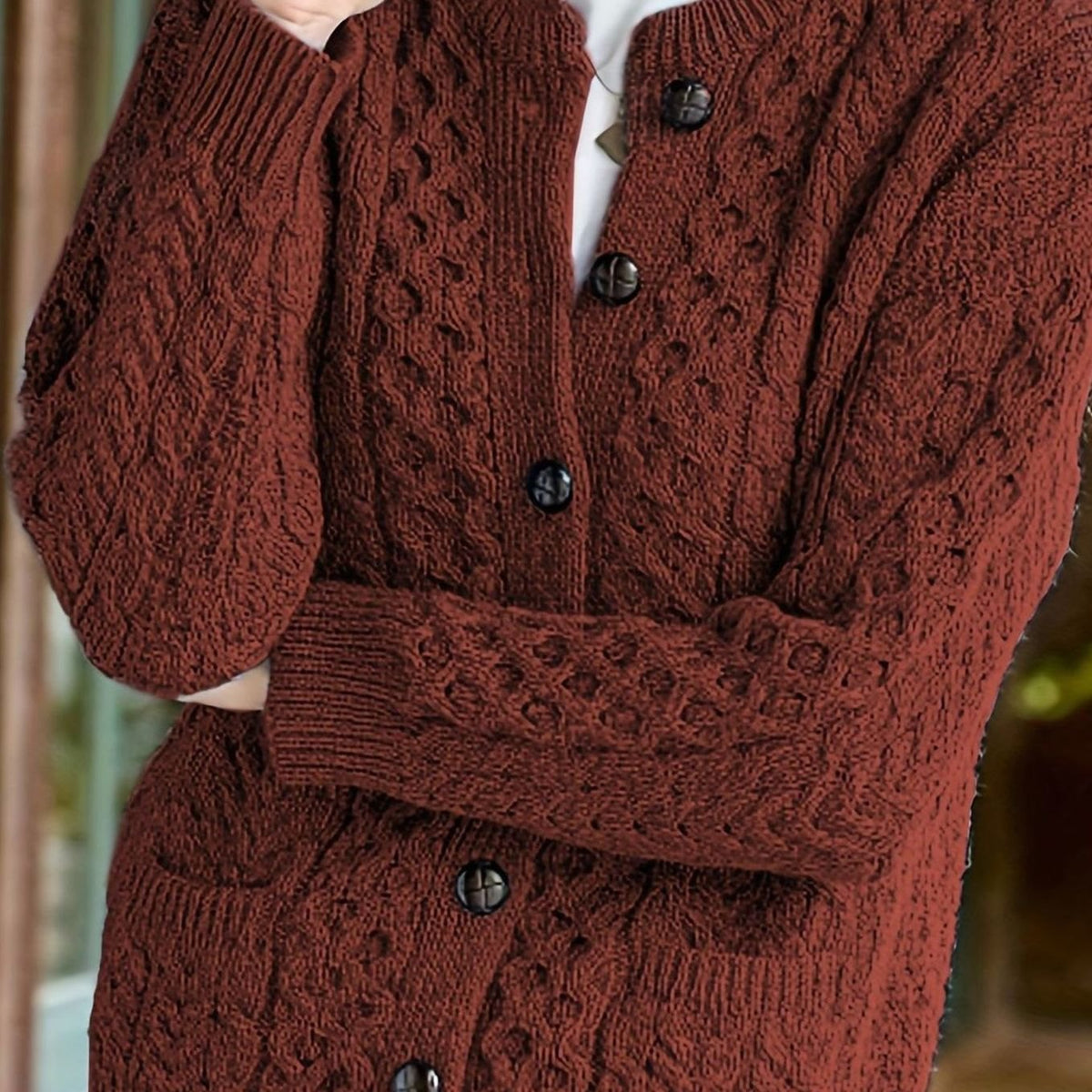Gilet en grosse maille torsadée à col rond — Amielle Paris