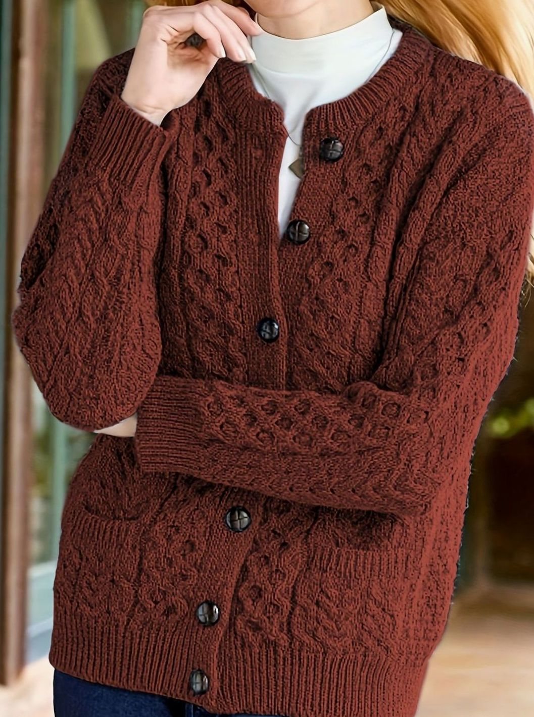 Gilet en grosse maille torsadée à col rond — Amielle Paris