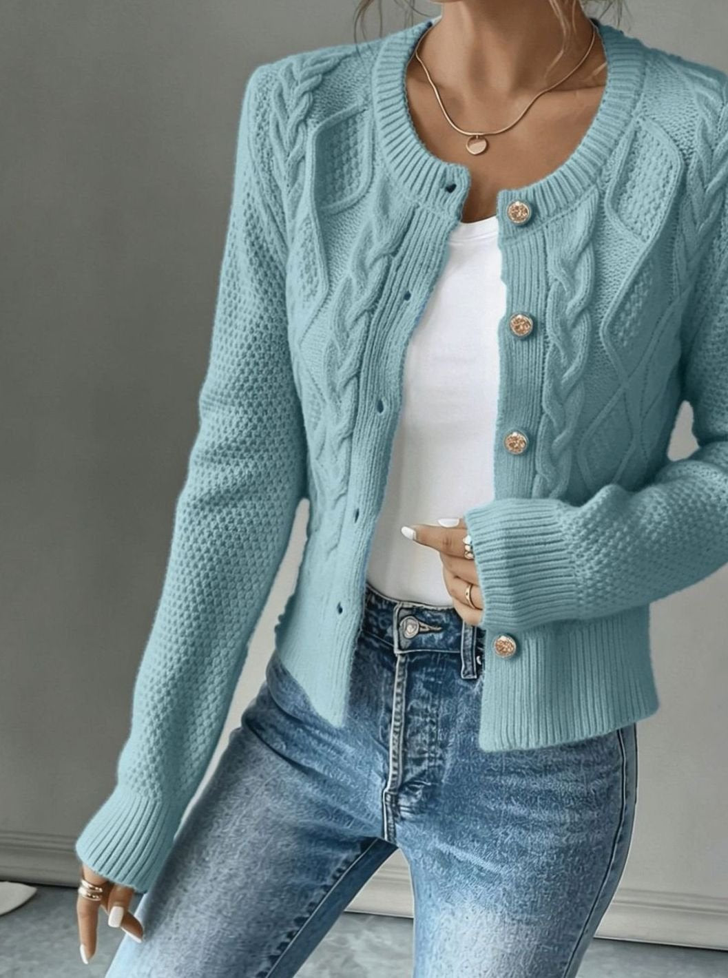 Gilet court torsadé à boutons dorés — Amielle Paris