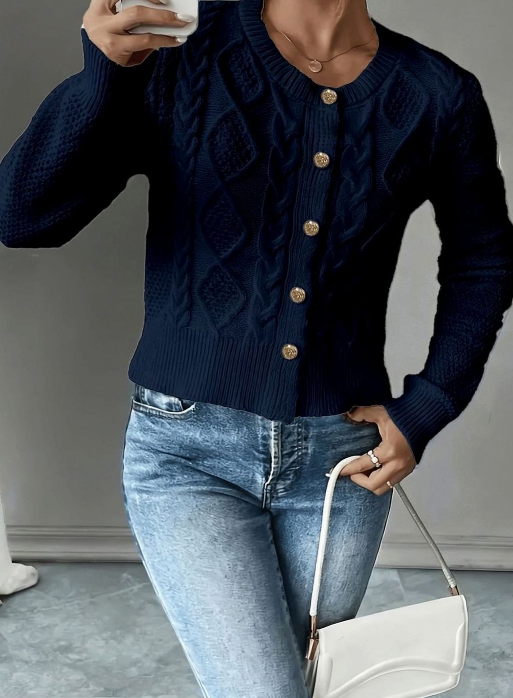 Gilet court torsadé à boutons dorés — Amielle Paris