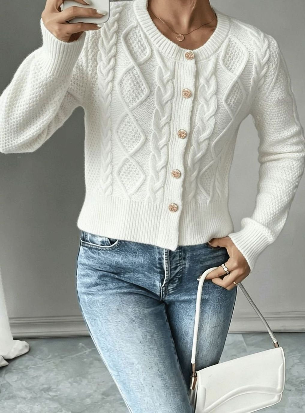 Gilet court torsadé à boutons dorés — Amielle Paris