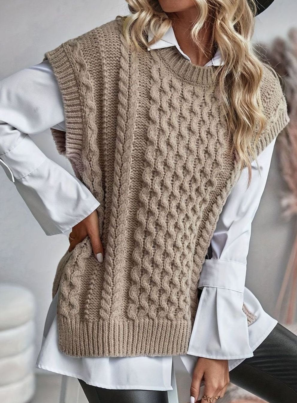 Pull long sans manches torsadé à col rond — Amielle Paris