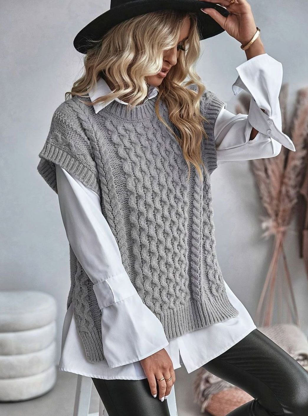 Pull long sans manches torsadé à col rond — Amielle Paris