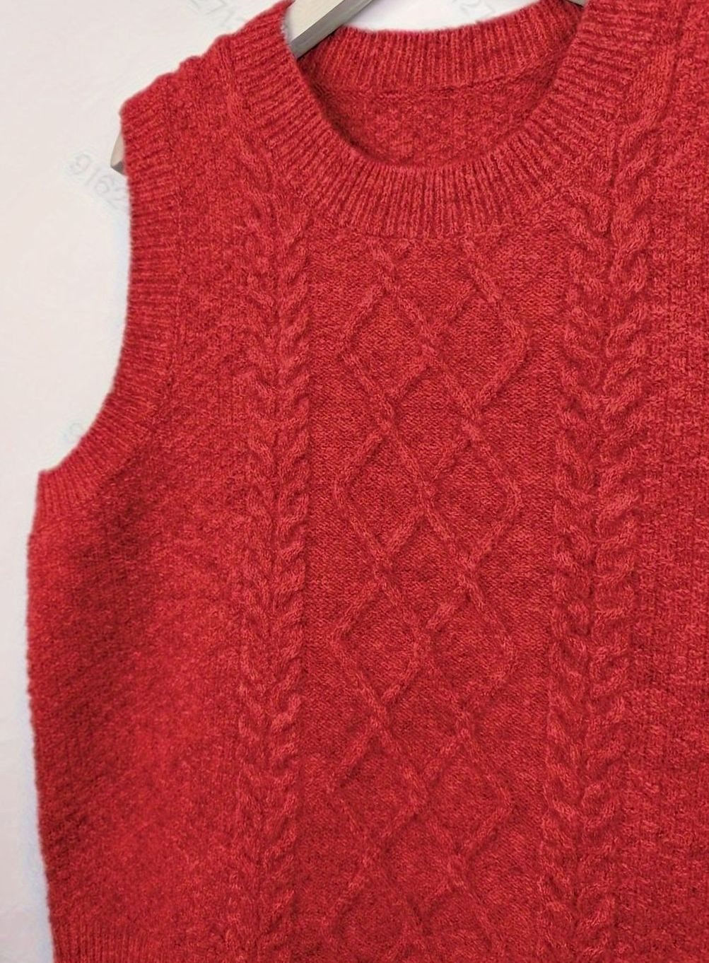 Pull sans manches à torsades et losanges — Amielle Paris