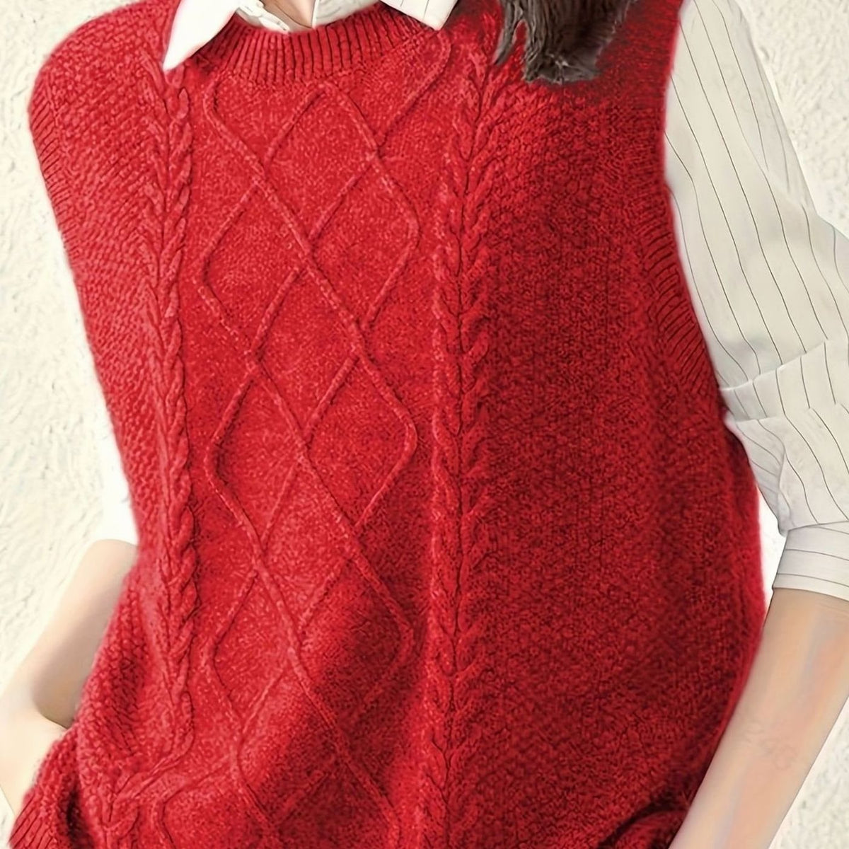 Pull sans manches à torsades et losanges — Amielle Paris