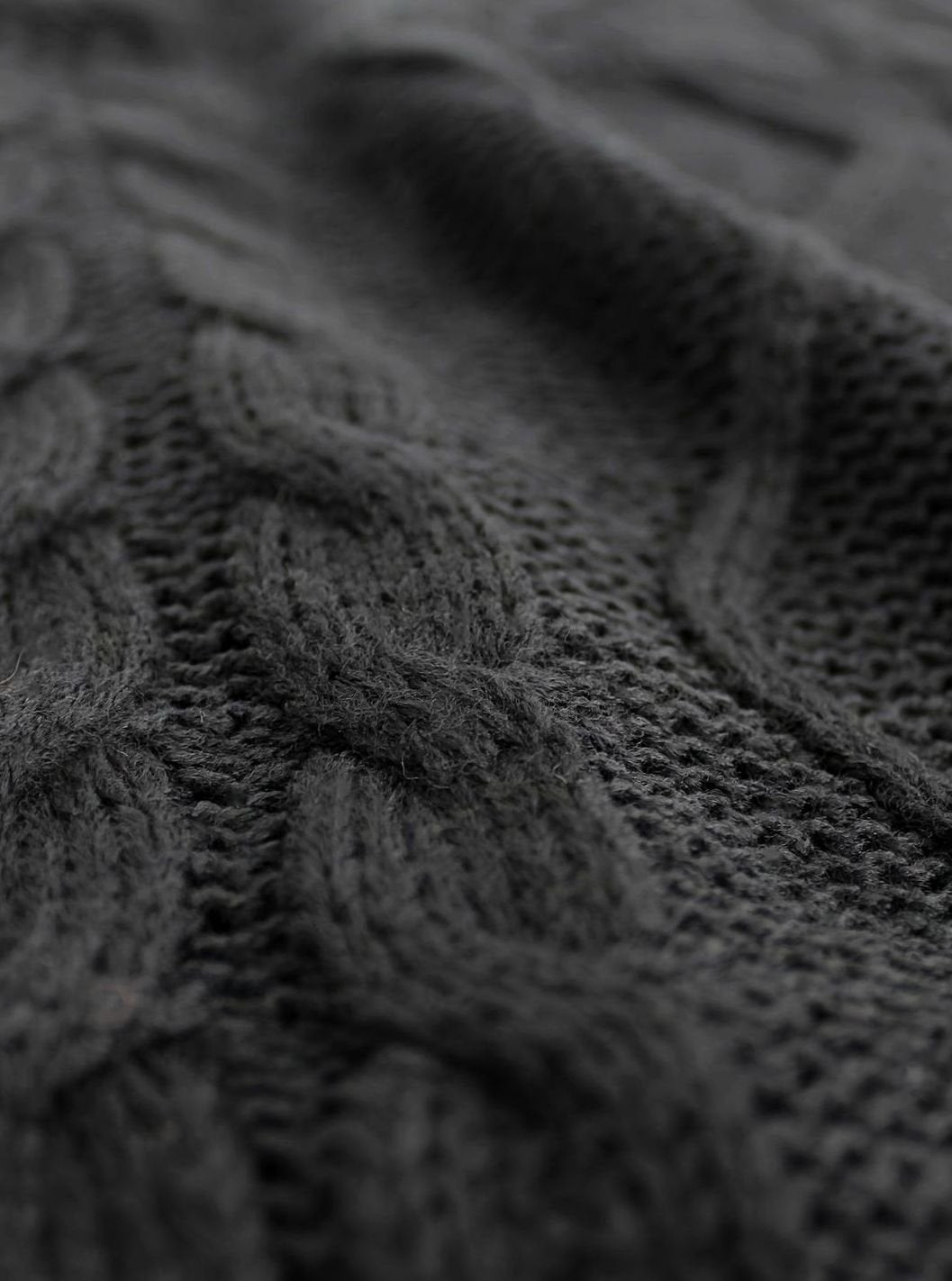 Pull ample sans manches torsadé à col V — Amielle Paris
