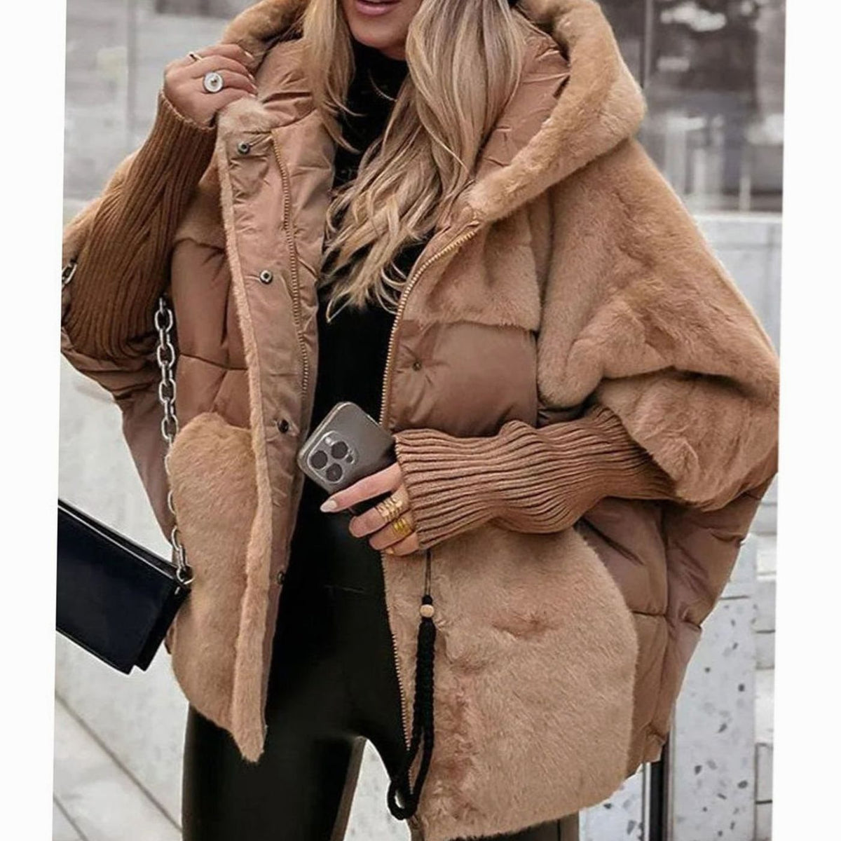 Doudoune ample à capuche et détails fausse fourrure — Amielle Paris