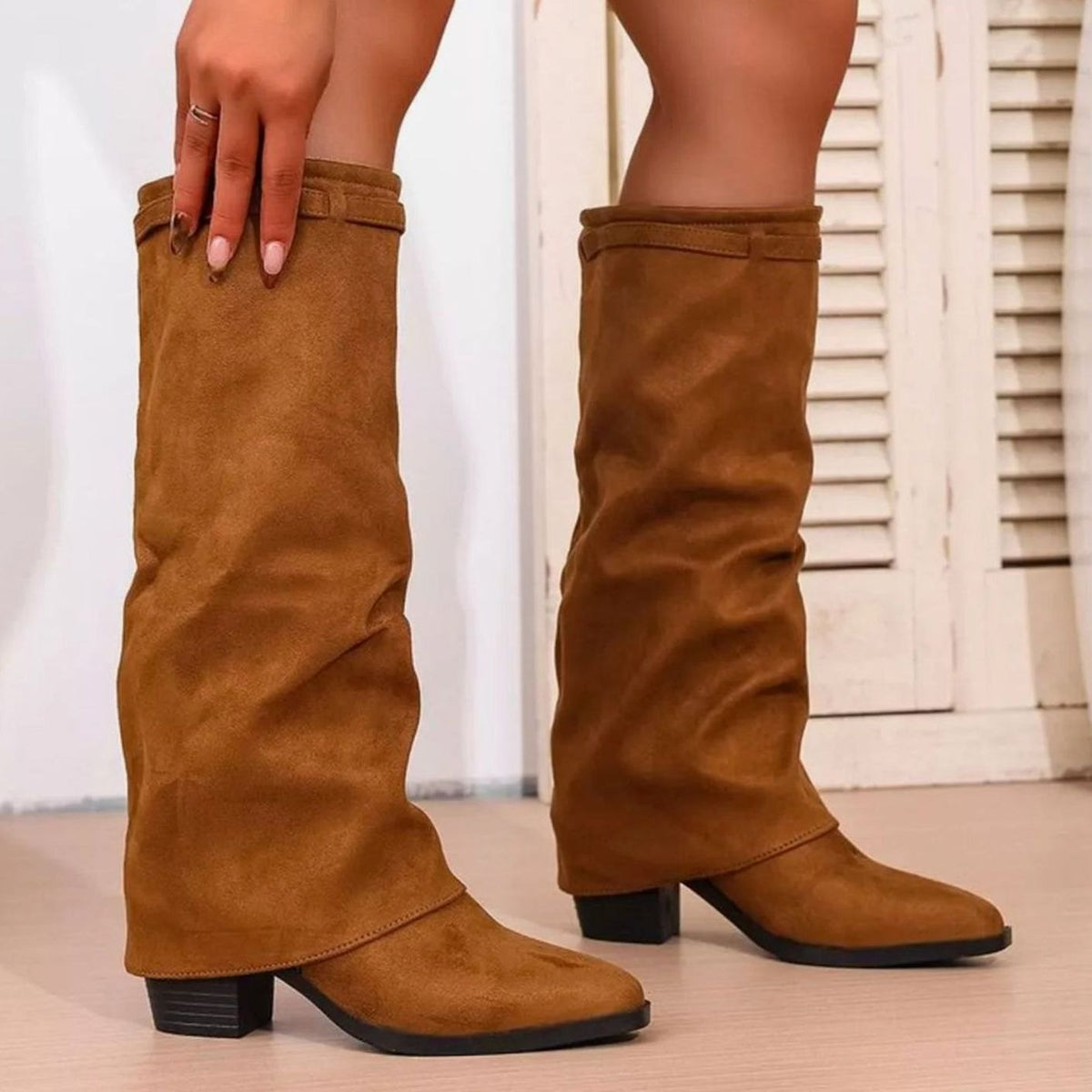 Bottes à tige large et revers replié — Amielle Paris