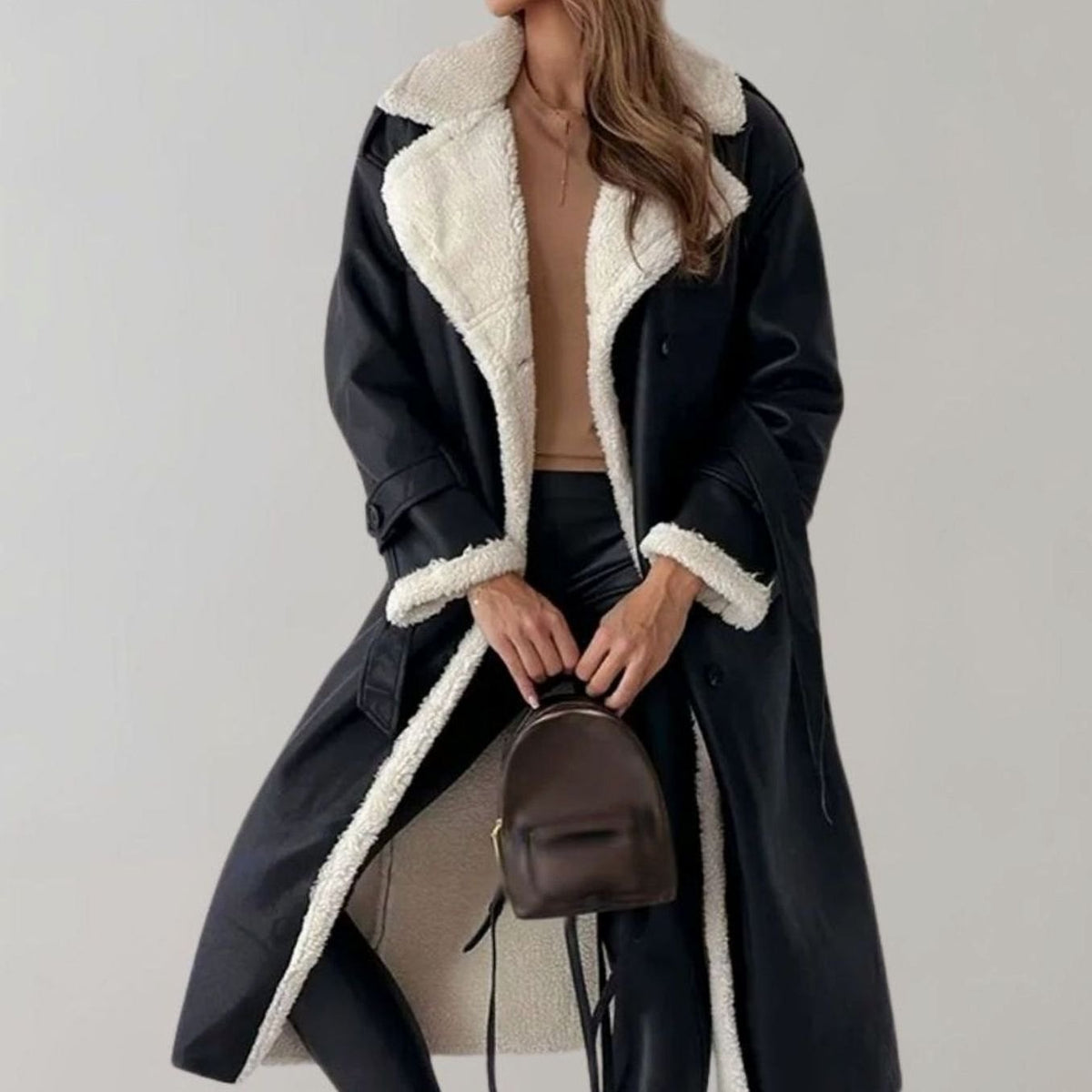 Manteau long aspect cuir doublé effet mouton — Amielle Paris
