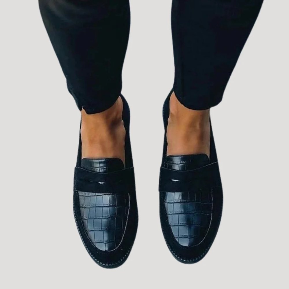 Eleanor — Mocassins à relief crocodile — Amielle Paris
