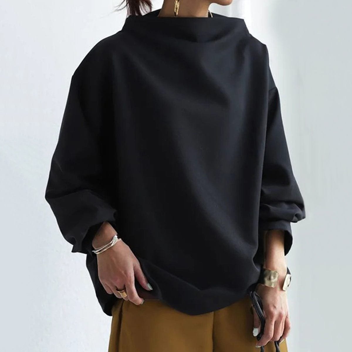 Pull ample à col montant et manches longues — Amielle Paris