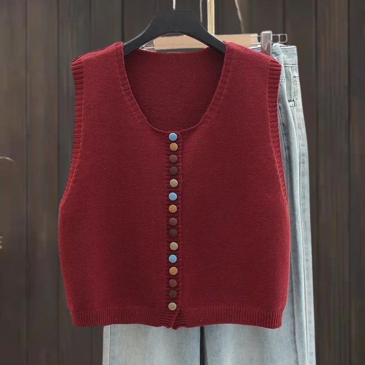 Gilet sans manches boutonné à col rond — Amielle Paris