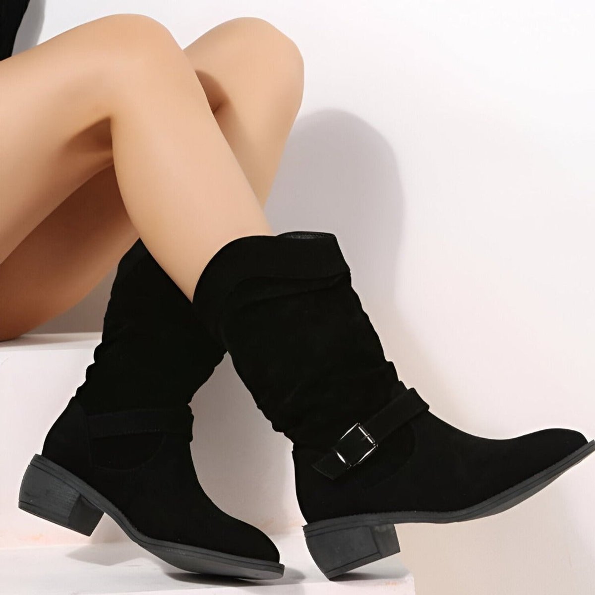 Bottes mi-mollet plissées aspect daim — Amielle Paris